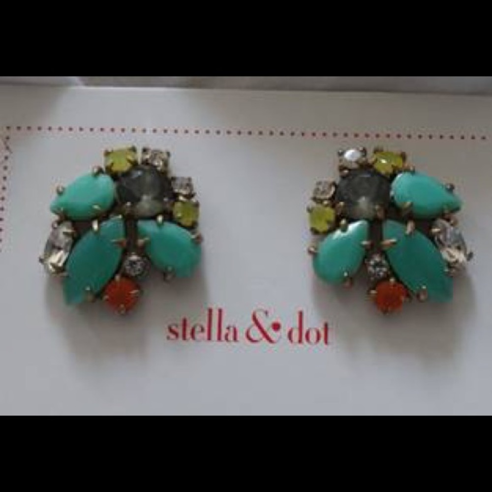 Naomi Cluster Stella & Dot Earrings